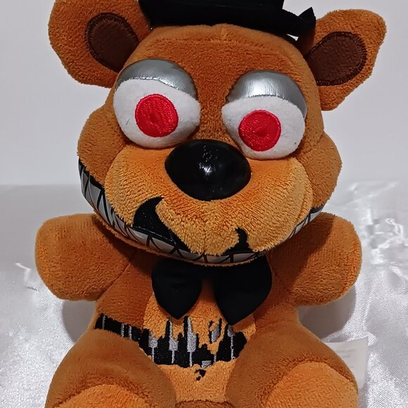 Lot Of 6 Five Nights At Freddys 48x36 fleece throw w\5 plush stuffed animals - Picture 4 of 7